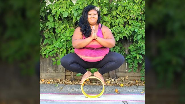Selama tiga tahun terakhir, perempuan San Francisco bertubuh besar ini mengunggah foto dan video berlatih berbagai pose yoga mengesankan.