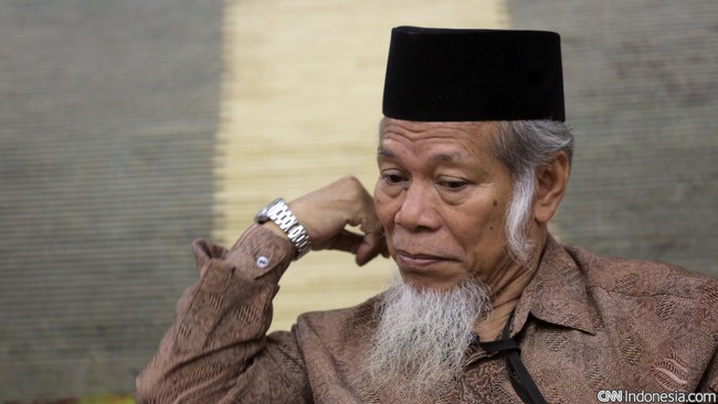 Abdullah Hehamahua sempat menyebut Presiden Jokowi sebagai Firaun. Ali Mochtar Ngabalin membalas tuduhan Abdullah dengan menyebutnya teroris.