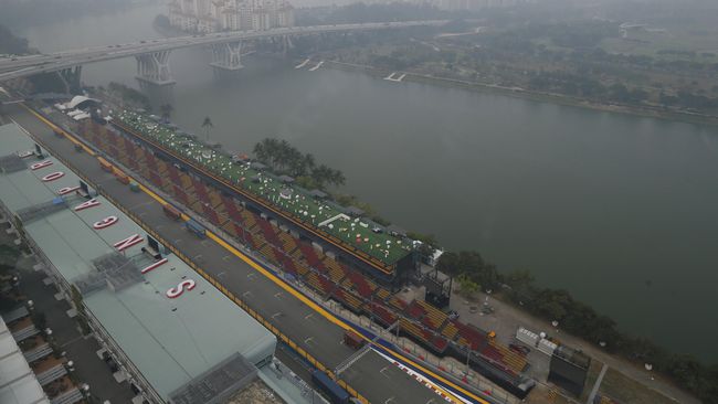 Marina Bay adalah sebuah kawasan yang mewakili hal-hal modern, mulai dari destinasi kuliner hingga lokasi rekreasi.