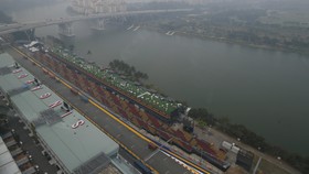 img-title Titik Kongko Sebelum Menyaksikan F1 Singapura