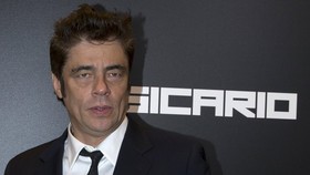 Suara Benicio Del Toro 'Dicuri' Swiper 'Dora the Explorer'