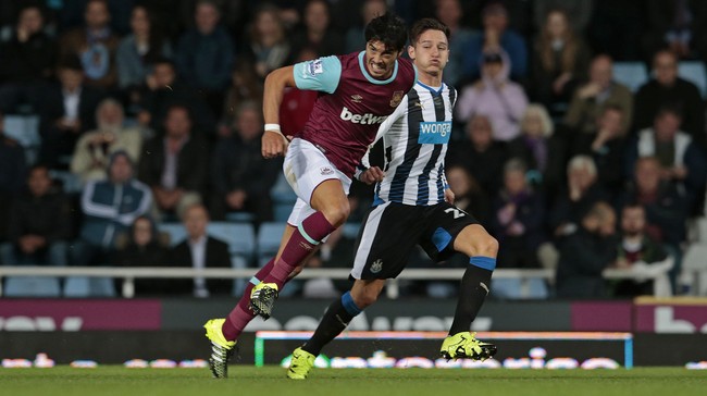 Steve McClaren dan Newcastle mengalami malam yang sial. Setelah telat sampai stadion karena lalu lintas padat, mereka kini juru kunci usai ditaklukkan West Ham.