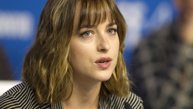 Temui Psikolog, Aktris 'Fifty Shades' Bantah Alami Trauma
