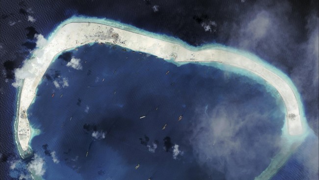 Menhan RI Ryamizard Ryacudu 'membela' China. Ia menyebut China sesungguhnya tak bersikap provokatif di Laut China Selatan yang jadi sengketa sejumlah negara.