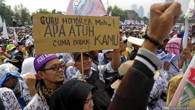 Koordinasi antara pusat dan daerah dipandang gagal terkait pengangkatan PPPK lantaran tak sesuai janji awal, yakni 1 juta formasi.