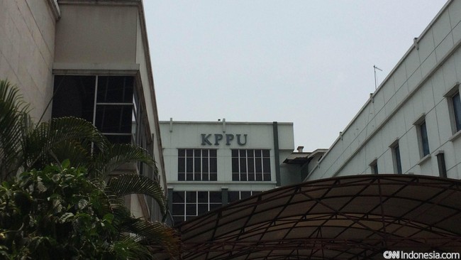 KPPU Endus Pelanggaran Tender PLN Rantau Prapat KPPU menerima laporan dugaan pelanggaran tender yang melibatkan pejabat PLN Rantau Prapat dengan sejumlah perusahaan daerah atas empat paket pekerjaan.