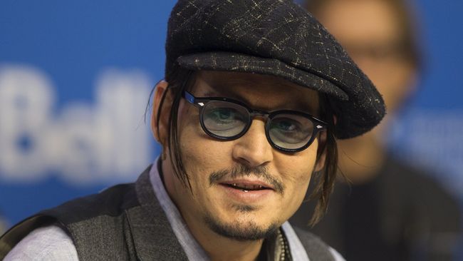 Seorang teman menyebut Johnny Depp tidak sedang dalam kondisi sakit, meski ia terlihat kurus dan pucat, melainkan digerogoti stres dan gaya hidup buruk.
