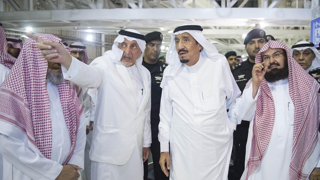 Arab Saudi cairkan santunan untuk WNI korban insiden crane roboh sampai AS evakuasi warga menjelang Badai Dorian.
