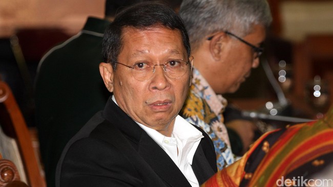 Rj Lino mempercepat perpanjangan kontrak pada 2014 padahal seharusnya perjanjian Pelindo dengan JICT baru berakhir 27 Maret 2019.