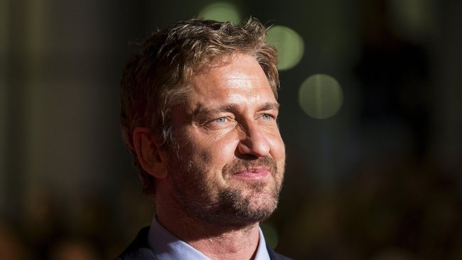 Sebelum mengalami kecelakaan motor dan dilarikan ke rumah sakit Oktober lalu, kedua lutut Gerard Butler sudah 'kacau.'