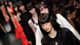 Dualisme Seksi dan Provokatif Vera Wang di Panggung NYFW