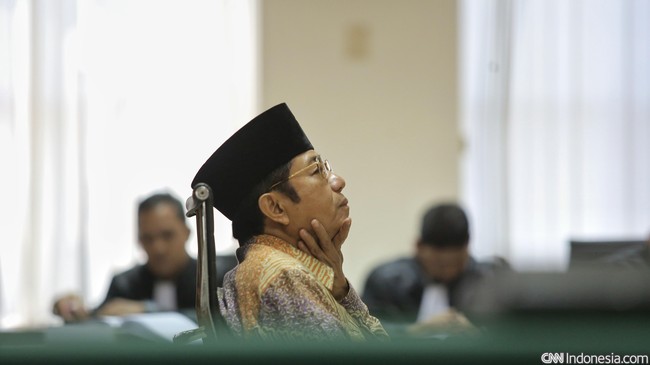 Waryono Karno terbukti bersalah dan merugikan negara sekitar Rp 11,124 miliar. Dari duit tersebut, Waryono menikmati duit sebesar Rp 150 juta. 