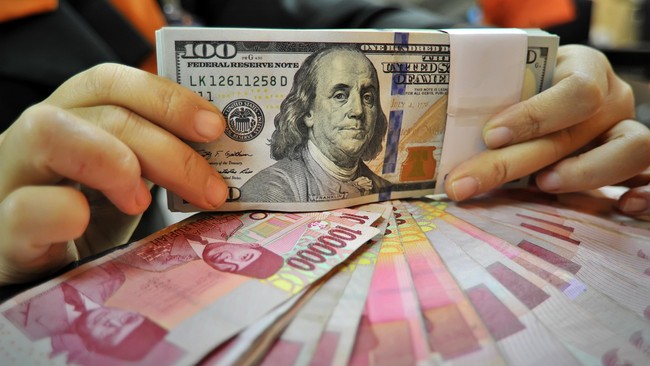 Nilai tukar rupiah melemah 0,02 persen ke posisi Rp14.025 per dolar AS pada perdagangan pasar spot Selasa (2/2) sore.