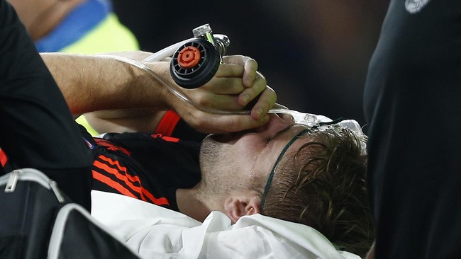 Menjadi pelaku tekel yang menyebabkan Luke Shaw menderita patah kaki, bek PSV Eindhoven, Hector Moreno berniat jenguk pemain Man United itu di rumah sakit.