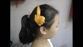 Setelah Kecambah, Kini Spaghetti 'Mampir' di Rambut Jadi Tren