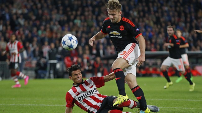 Dua musim lalu Jose Mourinho sempat menyindir permintaan gaji Luke Shaw yang terlalu tinggi. Kini keduanya bisa menertawakan insiden tersebut.