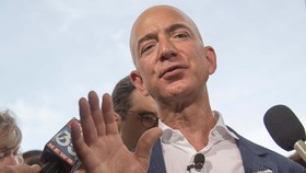 Roket Jumbo Bos Amazon Mau Wujudkan Wisata Antariksa Efisien