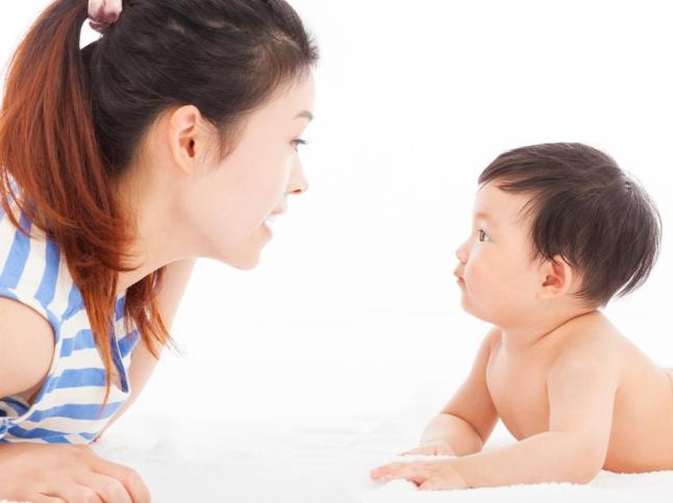 Memahami Lebih dari 1 Bahasa di Usia Balita Apakah anak kita termasuk yang memiliki kecerdasan intelektual di atas rata-rata? Bisa disimak tanda-tandanya berikut ini ya, Bun.