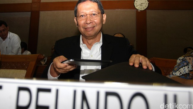 RJ Lino menyampaikan surat keberatan menghadiri panggilan penyidik dan menyoalkan waktu pemanggilan dirinya sebagai saksi dugaan korupsi mobile crane.