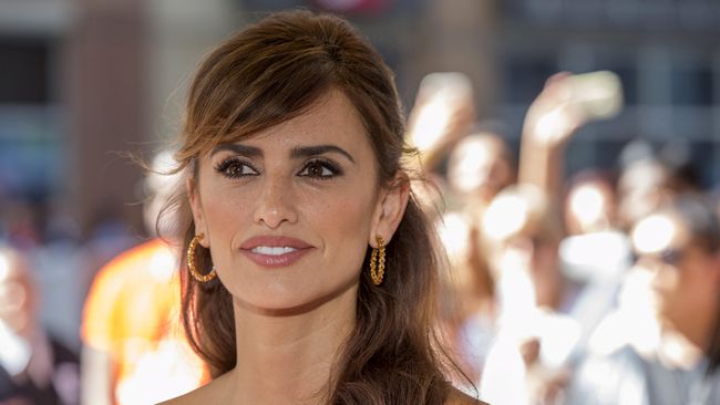 Penelope Cruz tak percaya dirinya dipilih memerankan sosok di balik kesuksesan Versace, Donatella, untuk musim kedua 'American Crime Story'.