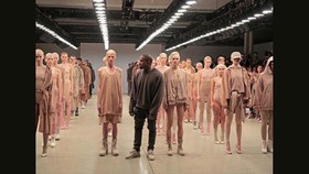 Koleksi Yeezy 2 Milik Kanye West di NYFW Mengecewakan