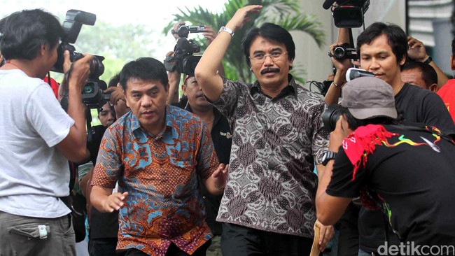 Adhayksa Dault menilai program kerja Ahok selama ini bagus dan berjalan pada jalur yang benar. Karena itu menurutnya tak ada alasan untuk tak melanjutkannya.