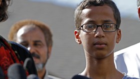 Ahmed Mohamed Dapat Bingkisan dari Microsoft