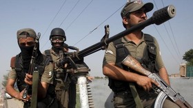 Taliban Serang Pangkalan Militer Pakistan