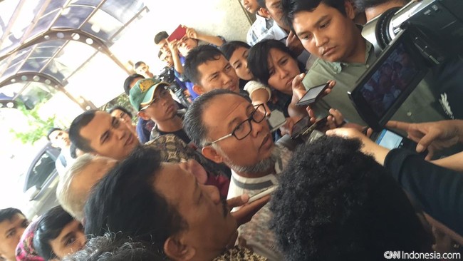Didampingi tiga kuasa hukum, Bambang menyatakan siap dengan segala risiko dari pelimpahan berkas perkara yang bakal resmi diserahkan ke Kejaksaan hari ini.