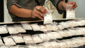 Polisi Amankan Sabu Senilai Rp1 Miliar Dalam Kotak Makan