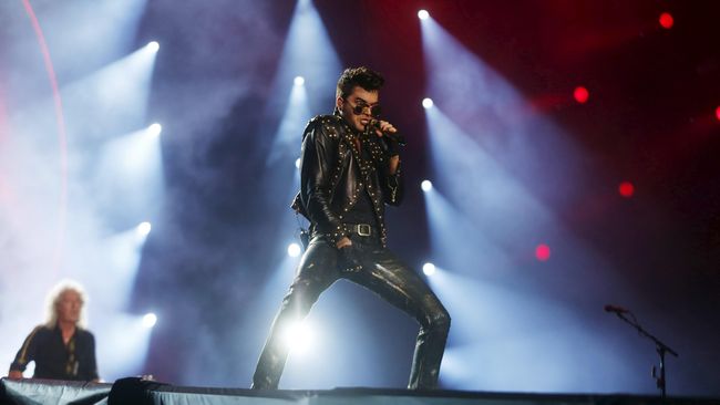 Vokalis pengganti Queen, Adam Lambert, menyatakan bahwa band klasik itu tak berpengaruh terhadap solo kariernya.
