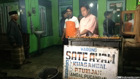 Mencicipi Sate Khas Kebumen Berbumbu Tempe