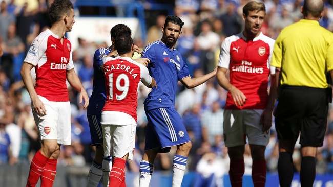 Dalam dua pertemuan Liga Inggris musim lalu, Arsenal kalah dari Chelsea. Tak hanya itu, barisan pertahanan Arsenal pun dipecundangi aksi provokasi Diego Costa.