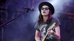 Courtney Barnett Tidak Mengenal Nominasi Grammy 2016
