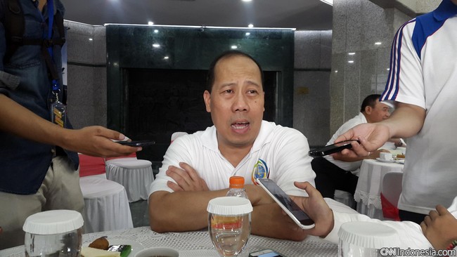 Menteri Perhubungan Ignasius Jonan menyatakan harga jual avtur Pertamina saat ini 20 persen lebih mahal dibandingkan dengan harga internasional.