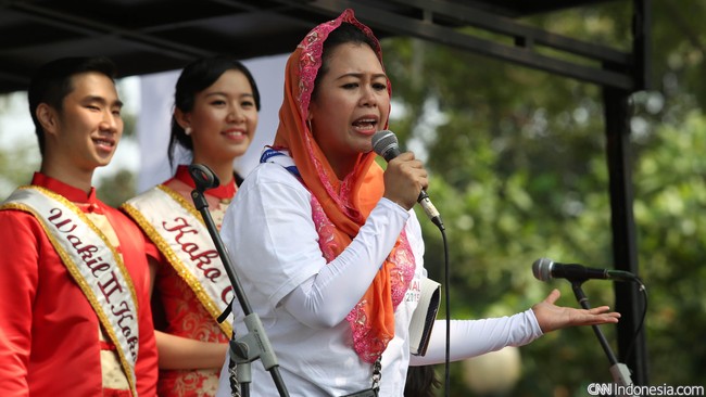 Putri kedua Gus Dur ini menilai bahwa keyakinan Gafatar perlu dihormati karena setiap orang mempunyai hak untuk memilih keyakinannya masing-masing.