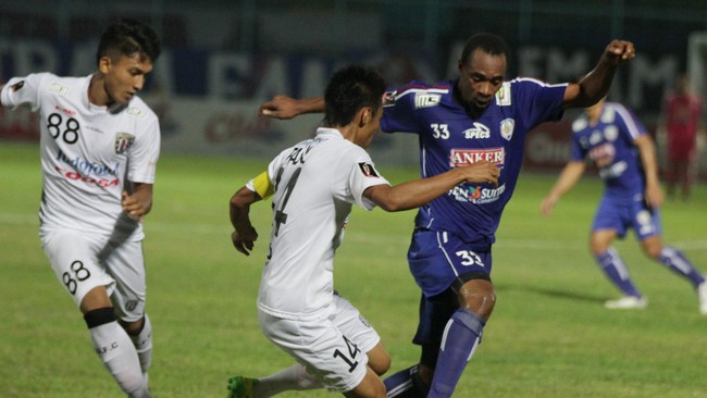 Meski bermain di hadapan pendukung Arema di Stadion Kanjuruhan, Malang, Sriwijaya FC tak gentar dan menargetkan kemenangan.