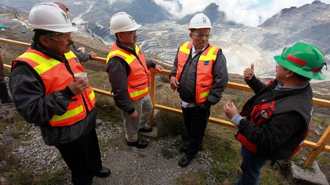 Menteri ESDM Hentikan Pembicaraan Kontrak Karya Freeport Menteri ESDM Sudirman Said menutup kemungkinan perpanjangan KK Freeport sebelum pemerintah merevisi UU Minerba bersama DPR.