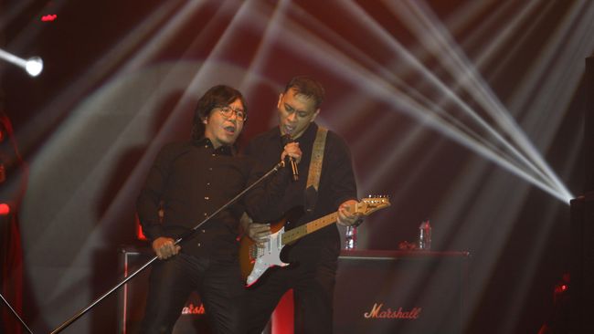 Bertajuk 90s Music Harmony, Dewa 19 bersama Ari Lasso, Java Jive dan Nadilla, dan beberapa musisi lain dijadwalkan konser pada 31 Maret nanti.