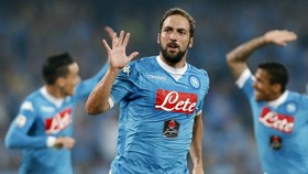 Ungguli Lazio 5-0, Napoli Catatkan Kemenangan Perdana
