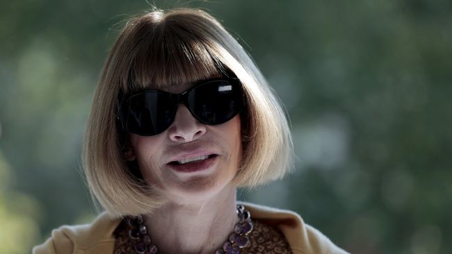 Anna Wintour dikenal punya tampilan ikonik dengan kacamata hitamnya. Apa alasan dia memakai kacamata hitam itu?