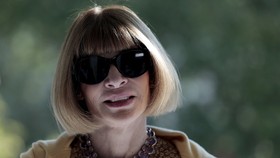 'Misteri' di Balik Kacamata Hitam Anna Wintour