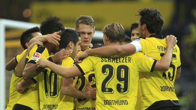 Sempat diduga akan kewalahan melawan Bayer Leverkusen, Borussia Dortmund justru tampil sangat dominan dan melibas Leverkusen 3-0.