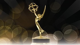 Yang Berjaya di Panggung Emmy Awards 2015