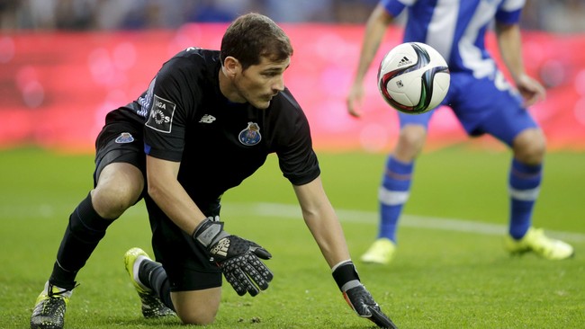 Kiper FC Porto, Iker Casillas, mengaku antusias bermain di Liga Europa setelah timnya disingkirkan Chelsea pada pertandingan terakhir Grup G, Rabu (10/12).
