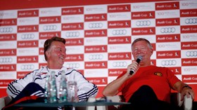 Ferguson Minta Fans ManUtd Lebih Sabar
