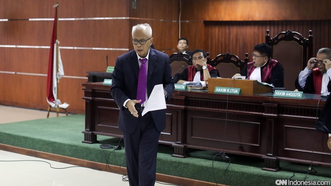 Tuntutan dibacakan berdasar kesaksian para pihak di persidangan dan bukti dokumen yang dihadirkan.