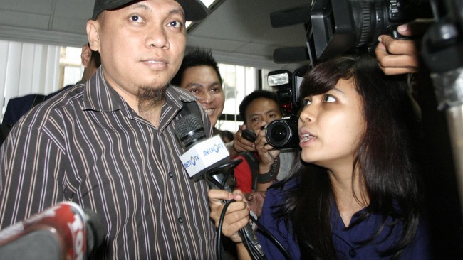 Di lingkungan penjara, warga binaan yang memiliki uang dapat berkuasa dan dapat memiliki fasilitas berbeda dibanding warga binaan lain