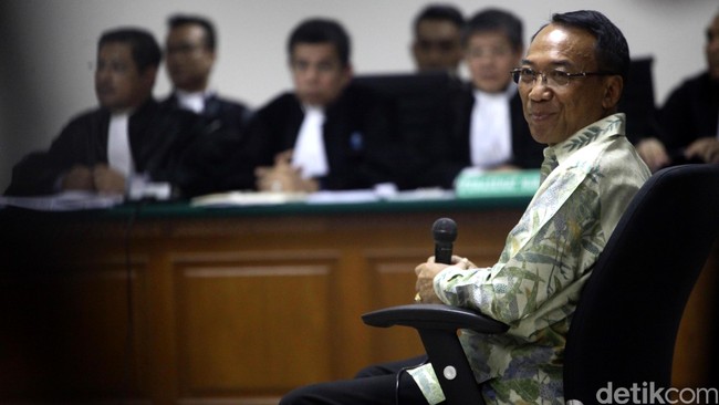 Sekali perayaan ulang tahun membutuhkan biaya Rp600 juta, dibayar oleh Kepala Bagian Rumah Tangga Biro Umum Kementerian ESDM, Agung Pribaadi.