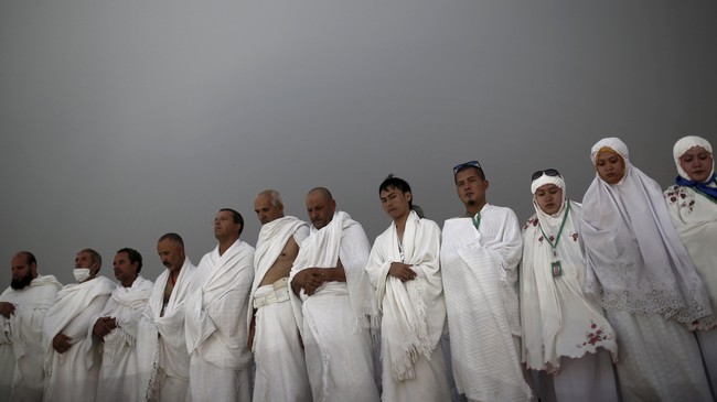 DPR melalui Komisi VIII memastikan penurunan biaya penyelenggaraan ibadah haji 2016 menjadi US$2.585 dibandingkan US$2.717 pada tahun lalu.